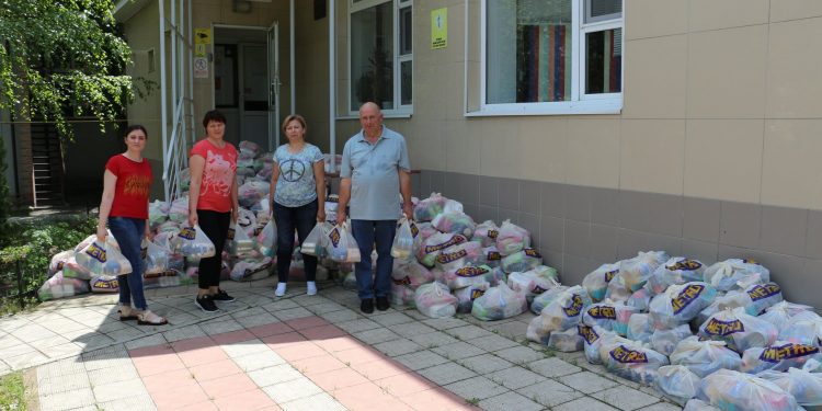 În perioada de pandemie UN Women Moldova continuă să susțină Comunitatea Romă din zona de nord a țării cu pachete alimentare
