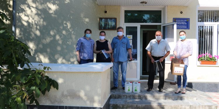 În perioada de pandemie UN Women Moldova prin intermediul A.O. Artemida susține echipele multidisciplinare din localitățile Petrușeni, Gălășeni, Șaptebani, Hiliuți, Zăicani cu echipament de protecție și dezinfectant.