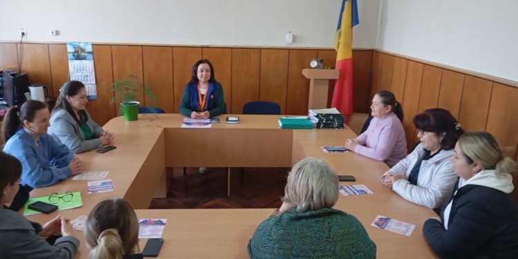 Nu poți prelua durerea altuia. Dar poți, cel puțin, să-l ții de mână, ca să nu fie singur cu suferința lui